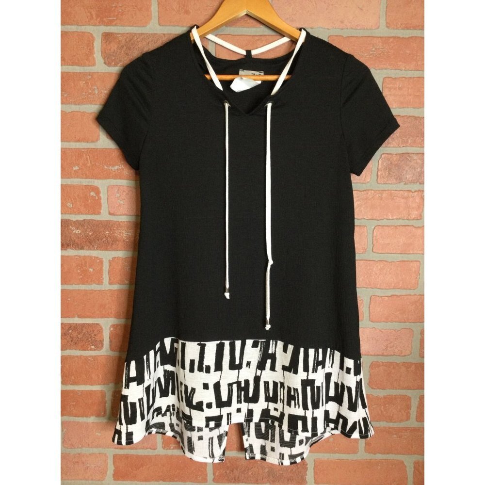 Zoe Tunic Top Geometric Print V Neckline with Drawstring Pullover Black Small